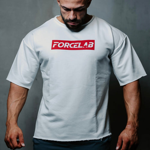 Tricou alb cu logo roșu Forcelab